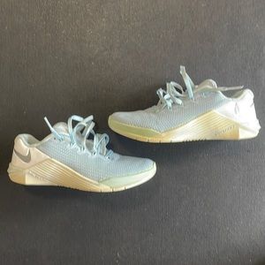 WOMENS CROSSFIT NIKE METCON 5 Size 7